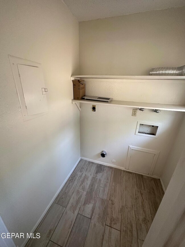 10801 Poza Rica Ct unit C, El Paso, TX 79935 - photo 7