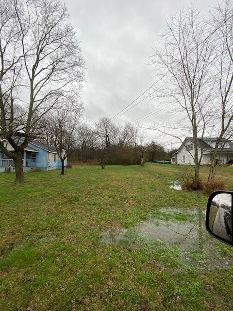 607 Moody St, Shelbyville, TN 37160 - photo 2