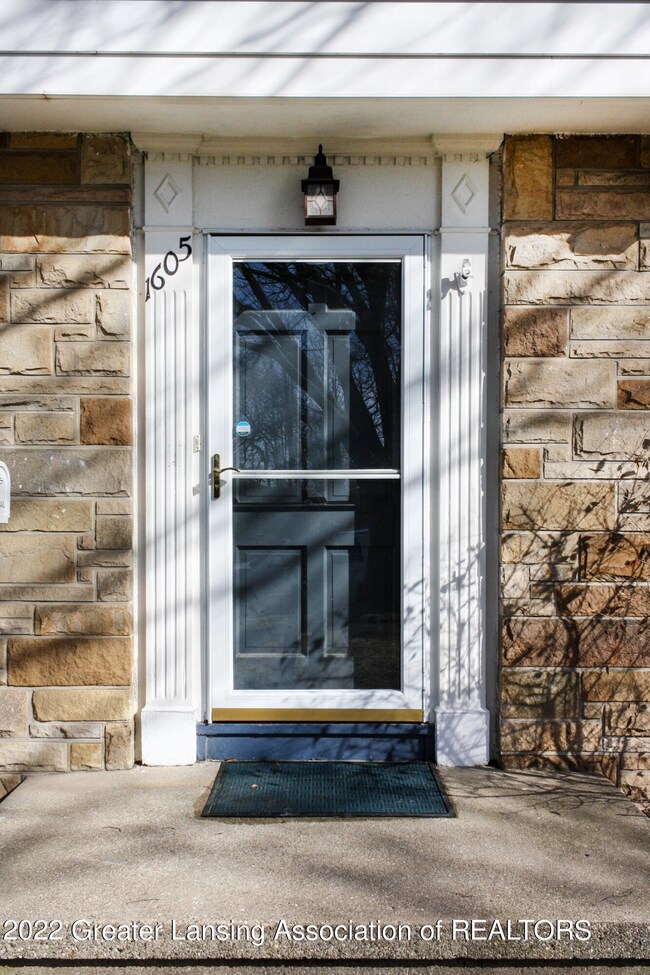 1605 Pattengill Ave, Lansing, MI 48910 - photo 2