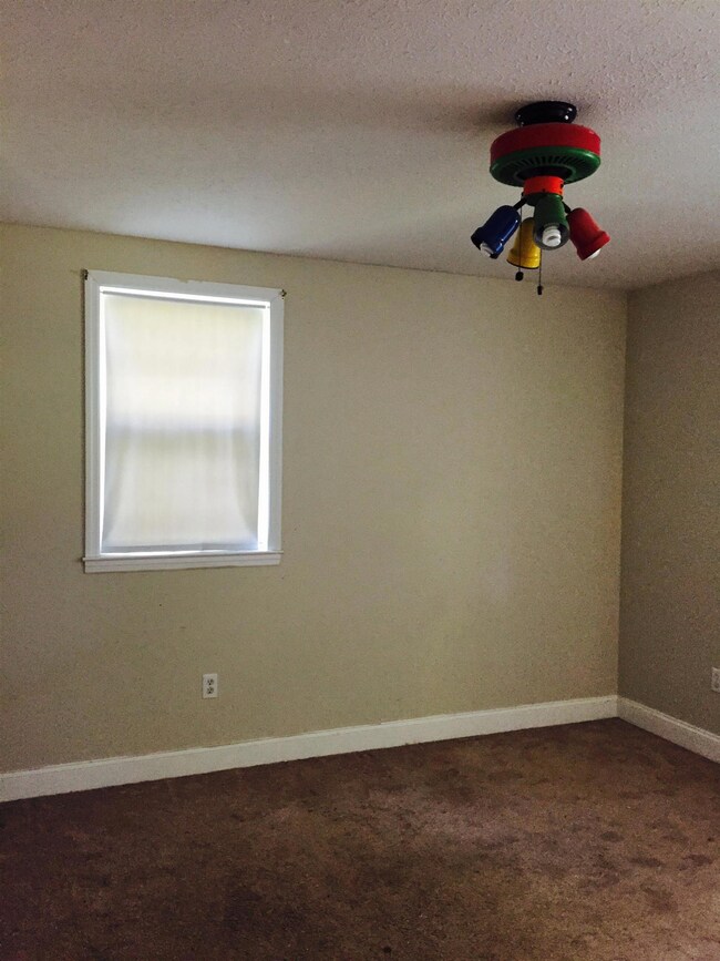 271 Redbud Cir, Manchester, TN 37355 - photo 4