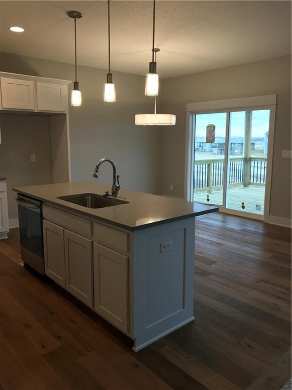 9710 Marnewood Dr, Johnston, IA 50131 - photo 5