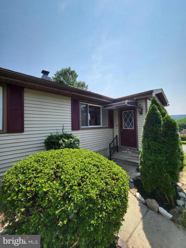 1326 Broadway Blvd, Reading, PA 19607 - photo 4