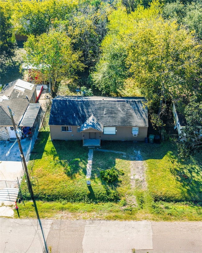 5326 Wilmington St, Houston, TX 77033 - photo 3