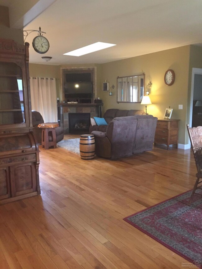 20680 Jayhawk Ln, Bend, OR 97702 - photo 6