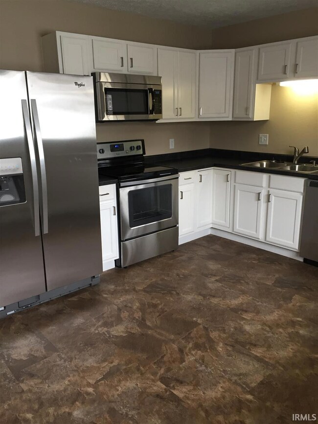 1009 Chippewa Ln, Kokomo, IN 46902 - photo 2