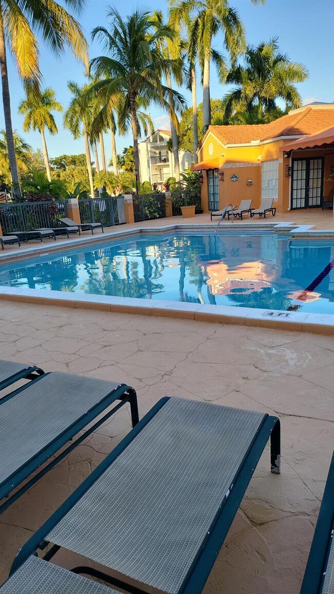 6296 NW 186th St unit 210, Hialeah, FL 33015 - photo 7