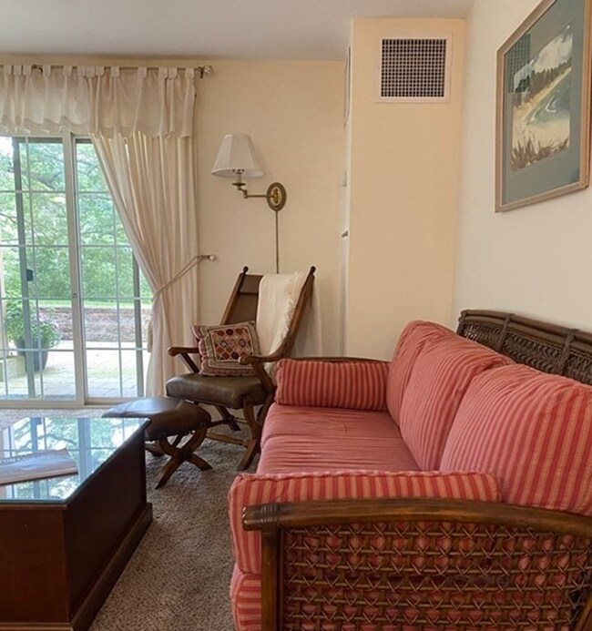 12 Russell Rd unit 105, Wellesley, MA 02482 - photo 5