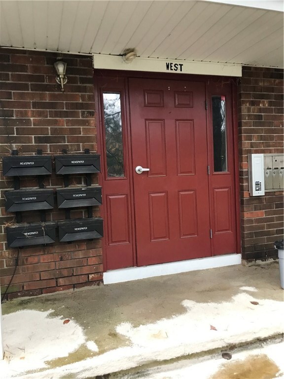 6 Stonehenge Dr, Greenville, RI 02828 - photo 2