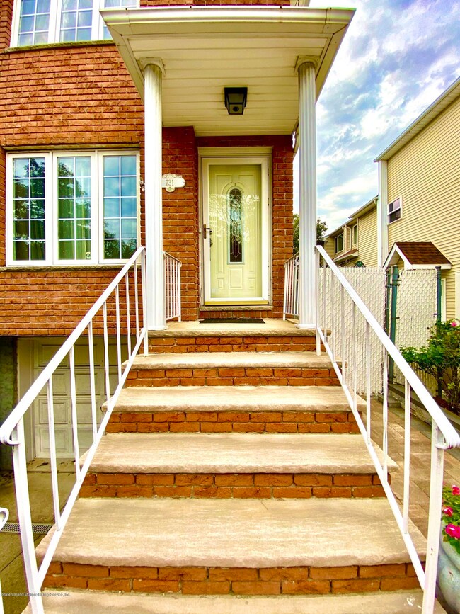 731 Correll Ave, Staten Island, NY 10309 - photo 6