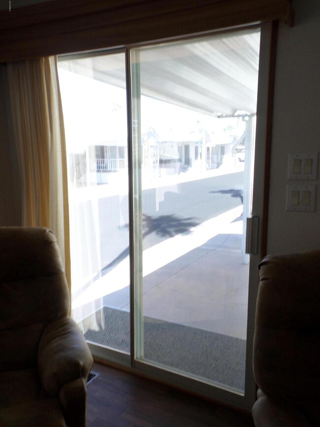 SLIDERS TO FRONT ENTRY