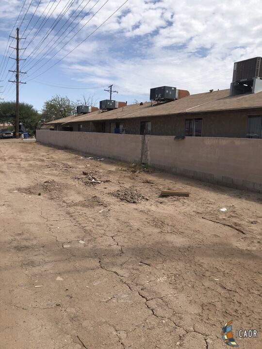 810 N 7th St, El Centro, CA 92243 - photo 4