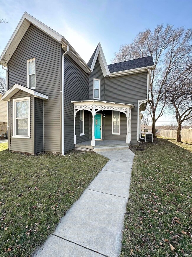 315 2nd St, Covington, IN 47932 - photo 2