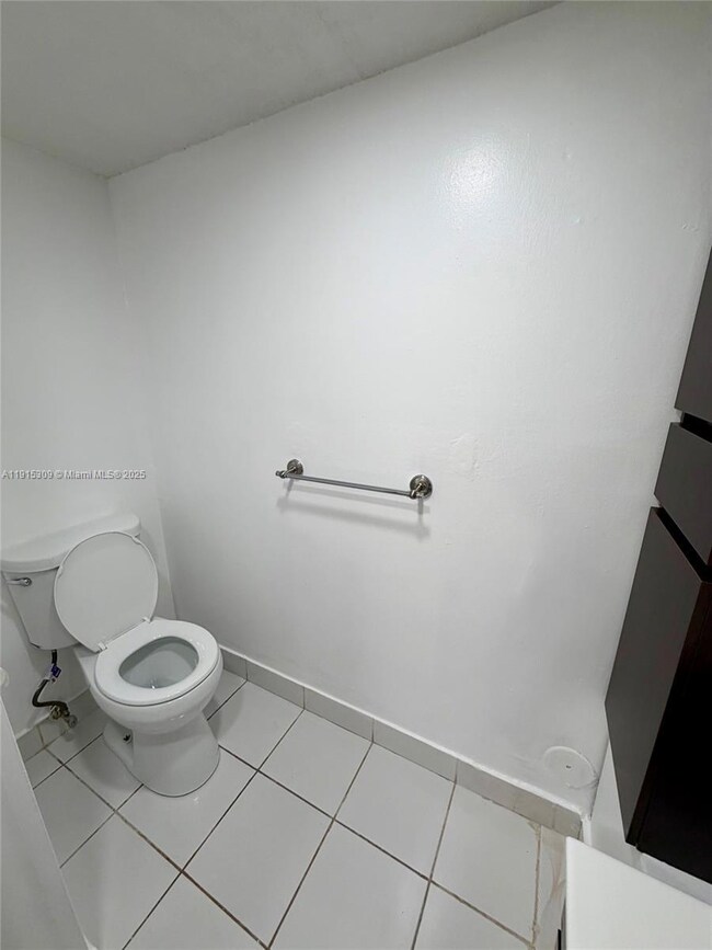 8615 NW 8th St unit 109, Miami, FL 33126 - photo 6