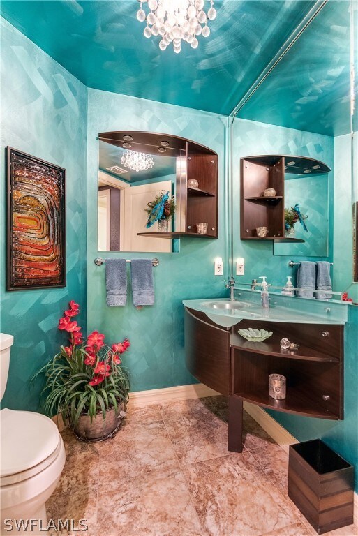 Dramatic guest Bath