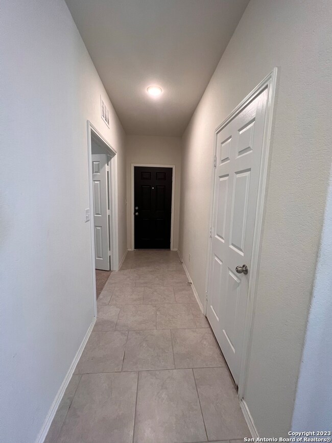 10318 McQueeney, San Antonio, TX 78252 - photo 7
