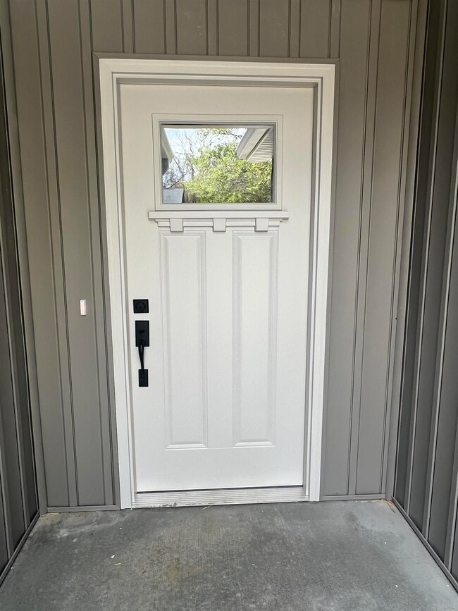 823 W Rosewood Dr, Bloomington, IN 47404 - photo 7