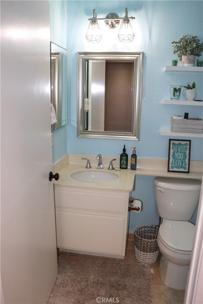 13901 Olive View Ln unit 53, Sylmar, CA 91342 - photo 7