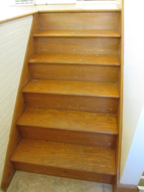 Landing with Hardwood Stair Treads and R