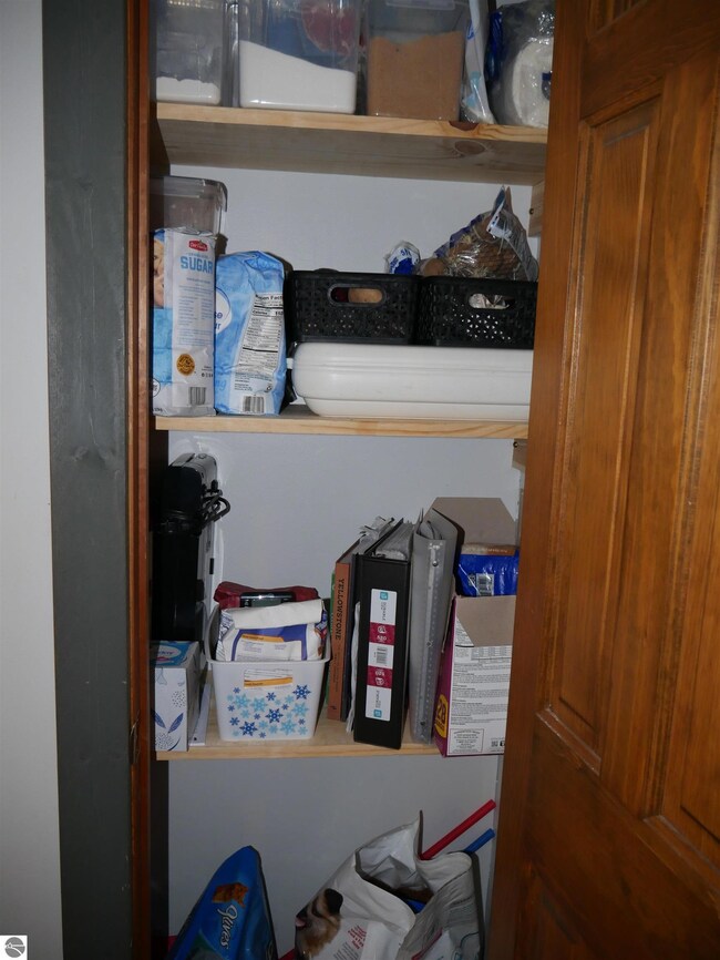 84 Frosh Dr, West Branch, MI 48661 - photo 5