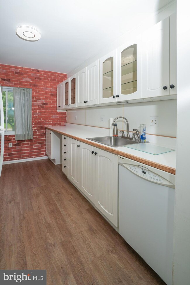 360 Gatewater Ct unit D APT 202, Glen Burnie, MD 21060 - photo 5