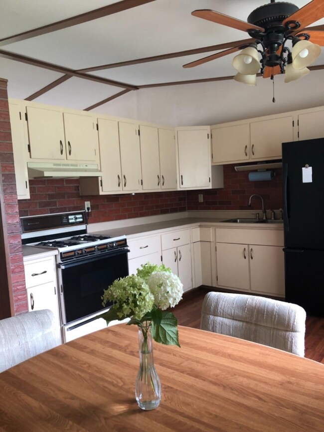 121 Horst St, Crown Point, IN 46307 - photo 4