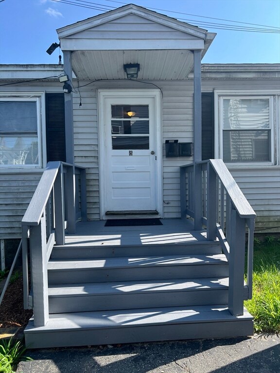 8 Felton St, Hudson, MA 01749 - photo 2