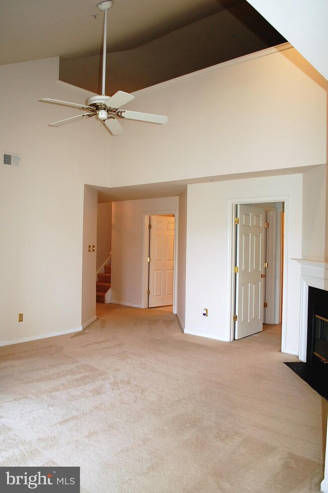 11812 Eton Manor Dr unit 302, Germantown, MD 20876 - photo 6