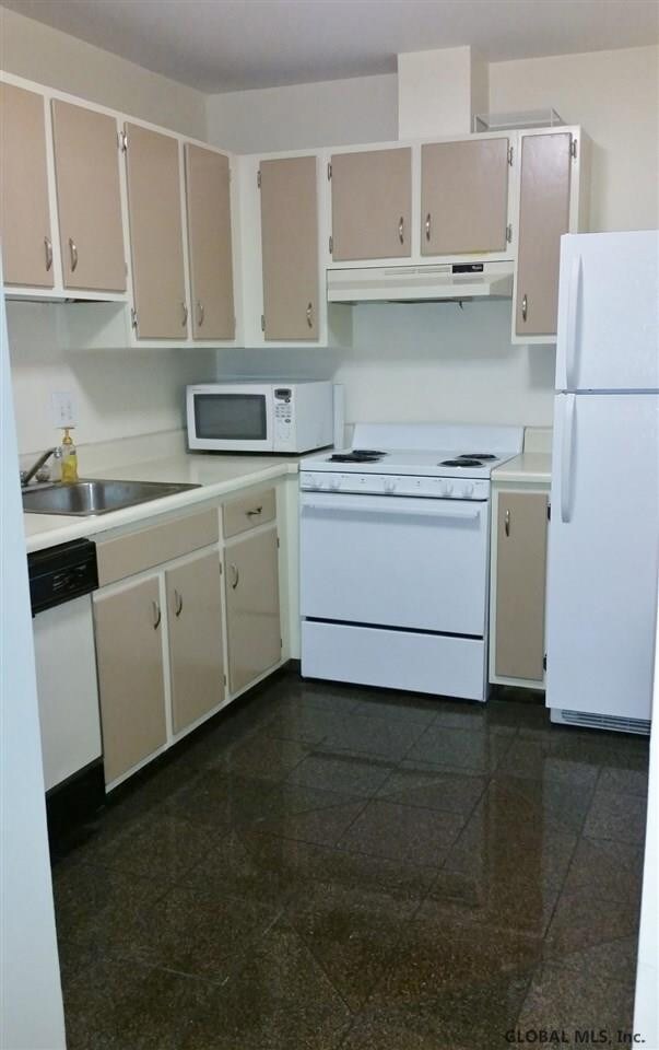 69 S Ferry St, Albany, NY 12202 - photo 4