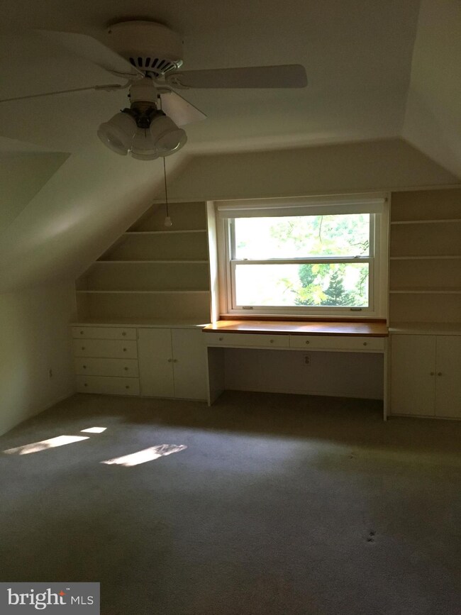 6367 Burton Cir, Falls Church, VA 22041 - photo 5