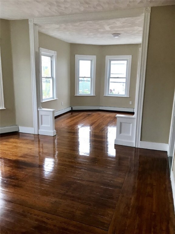 3rd floor double Living room