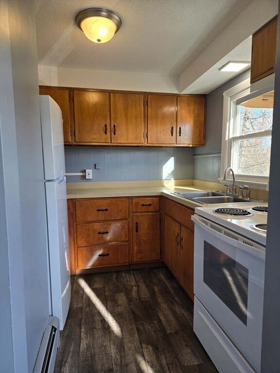 19 Chapman Ave unit 8, West Brookfield, MA 01585 - photo 2