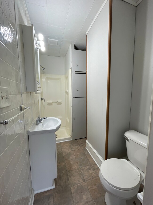 303 Unit 7 2nd St, Covington, IN 47932 - photo 5