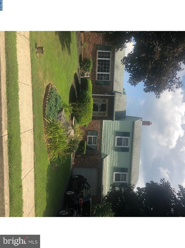 4125 Danor Dr, Reading, PA 19605 - photo 2