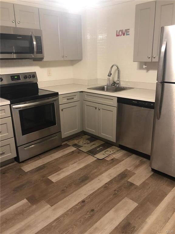 2137 Birch St, Easton, PA 18042 - photo 3