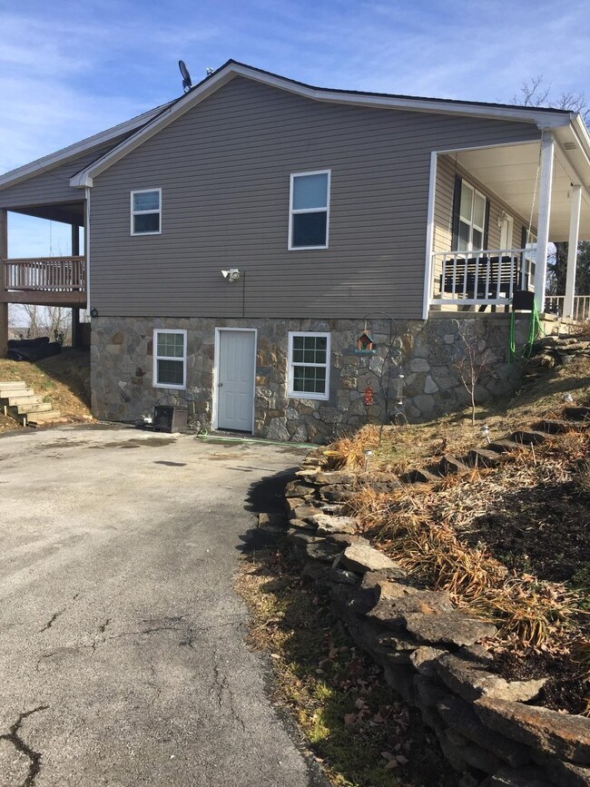 8871 Bohon Rd, Harrodsburg, KY 40330 - photo 4