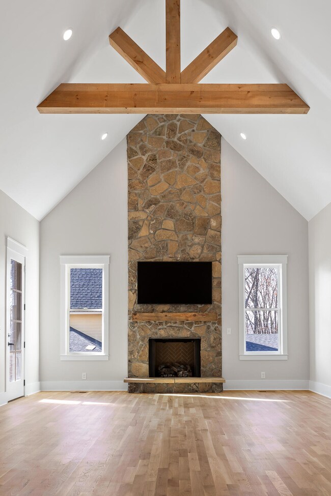8415 Mountain Laurel -25