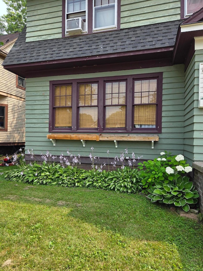 811 John St, Sault Sainte Marie, MI 49783 - photo 2