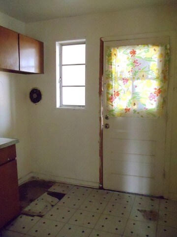 755 N Linden Ave unit 201, Waukegan, IL 60085 - photo 7