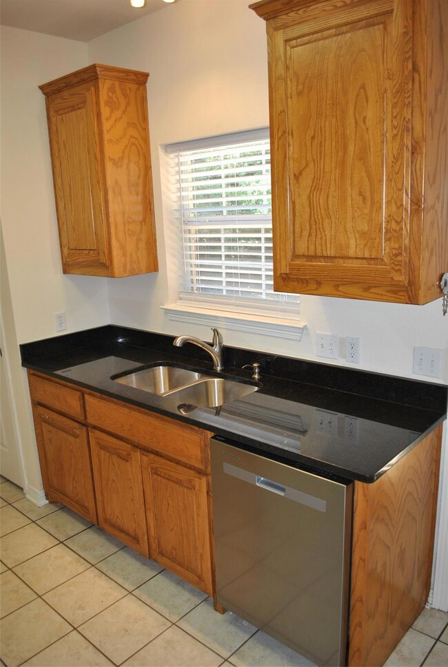 1629 W Washington St, Denison, TX 75020 - photo 7