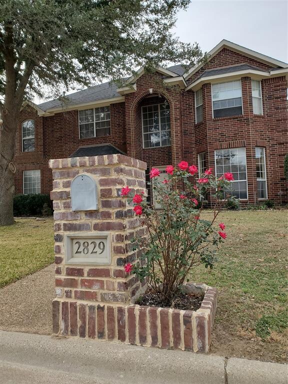 2829 Bremen Dr, Hurst, TX 76054 - photo 2