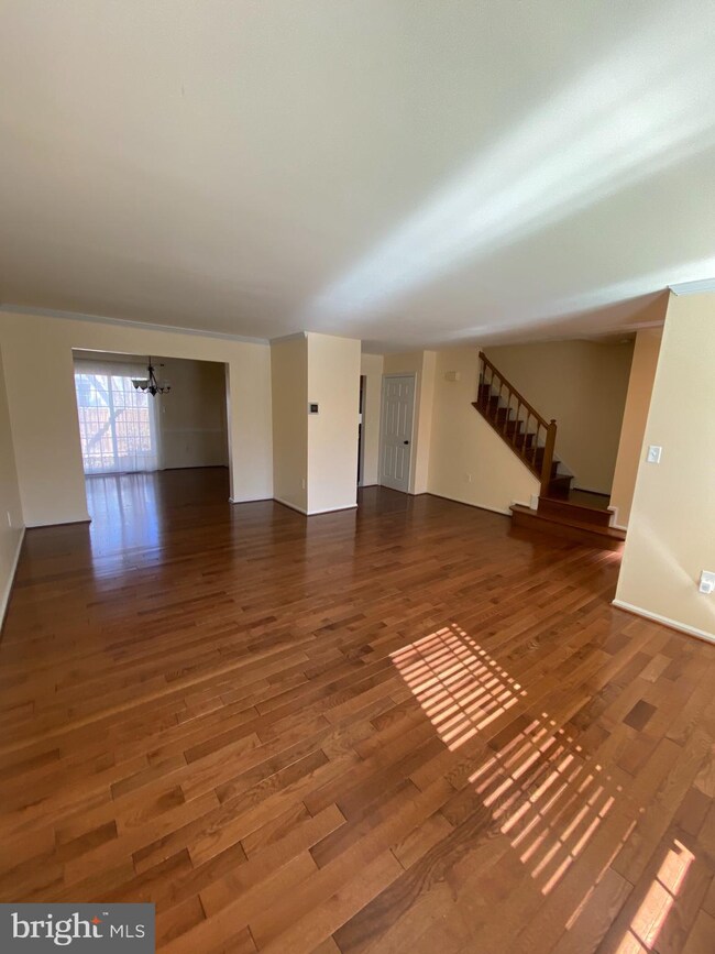 10314 Mockingbird Pond Ct, Burke, VA 22015 - photo 2