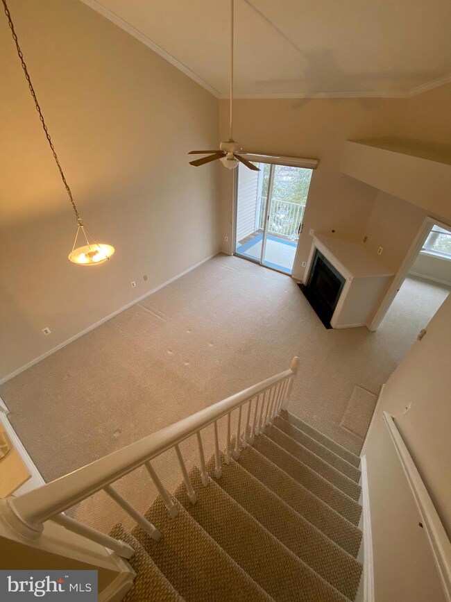 Lillian Court unit 415, McLean, VA 22102 - photo 3