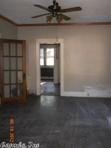 910 S Porter St, Stuttgart, AR 72160 - photo 2