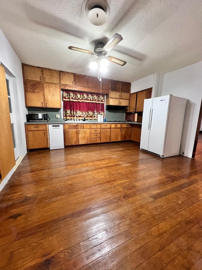 310 W Avenue A, Copperas Cove, TX 76522 - photo 5