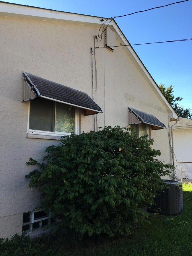 157 S Napoleon Ave, Columbus, OH 43213 - photo 4