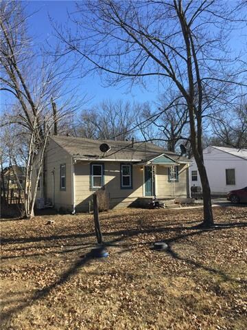 307 N 2nd St, Sheldon, MO 64784 - photo 2