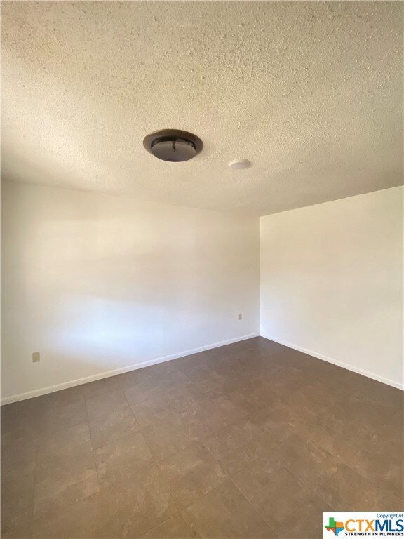 705 Karen St, Copperas Cove, TX 76522 - photo 5