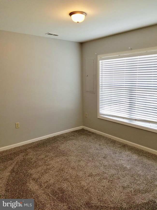 53 Battalion Ct, Bunker Hill, WV 25413 - photo 5