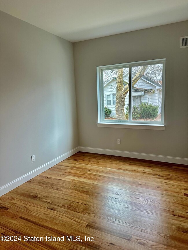 371 Maine Ave unit 2, Staten Island, NY 10314 - photo 7