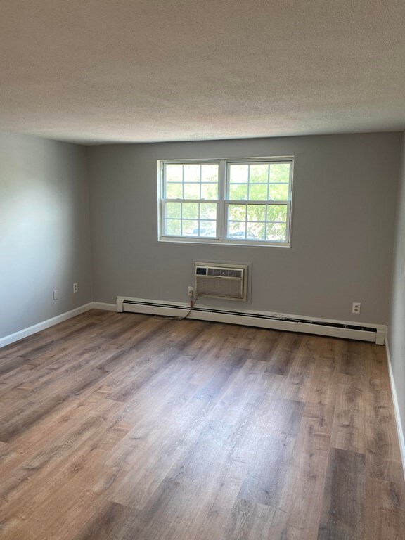 349 Hildreth St unit 24, Lowell, MA 01850 - photo 2